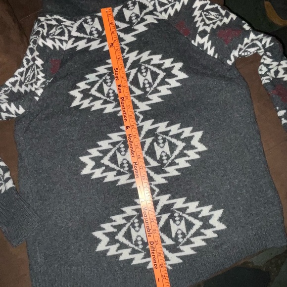 Pendleton Gray Hooded Cardigan with thumb holes Maroon and White Aztec Southwest - Picture 9 of 11